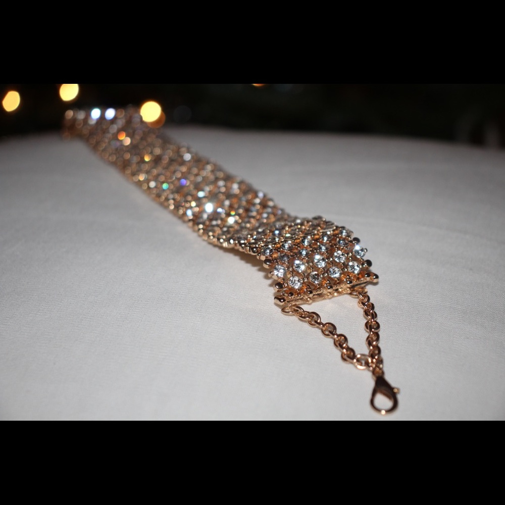 Gold choker